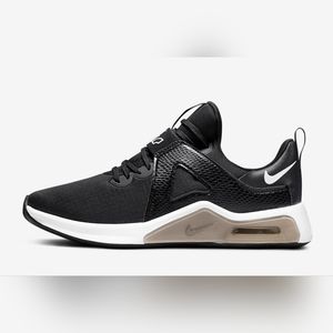 Nike women's Air Max Bella TR5